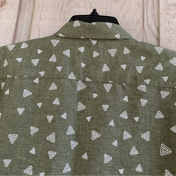 Green and White Geo Triangle Button-front Shirt | Molokai Surf Co | Size Large - Picture 8 of 8